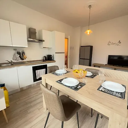 Private Parking, With A View Of The Hills Lägenhet