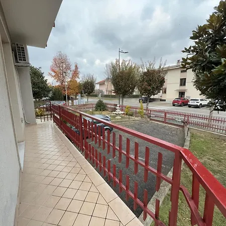 Private Parking, With A View Of The Hills Lägenhet