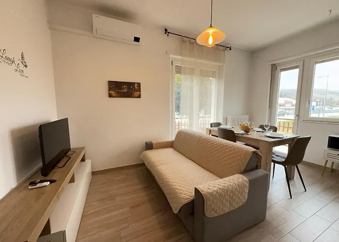 Private Parking, With A View Of The Hills Apartamento Alba (Piedmont)