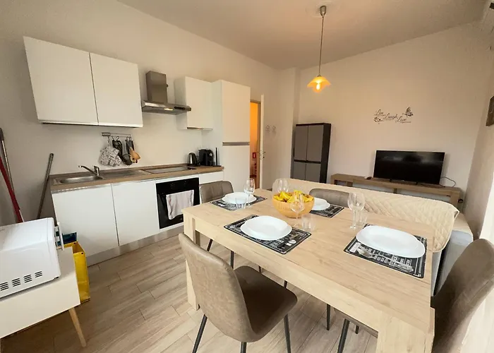 Private Parking, With A View Of The Hills Apartamento